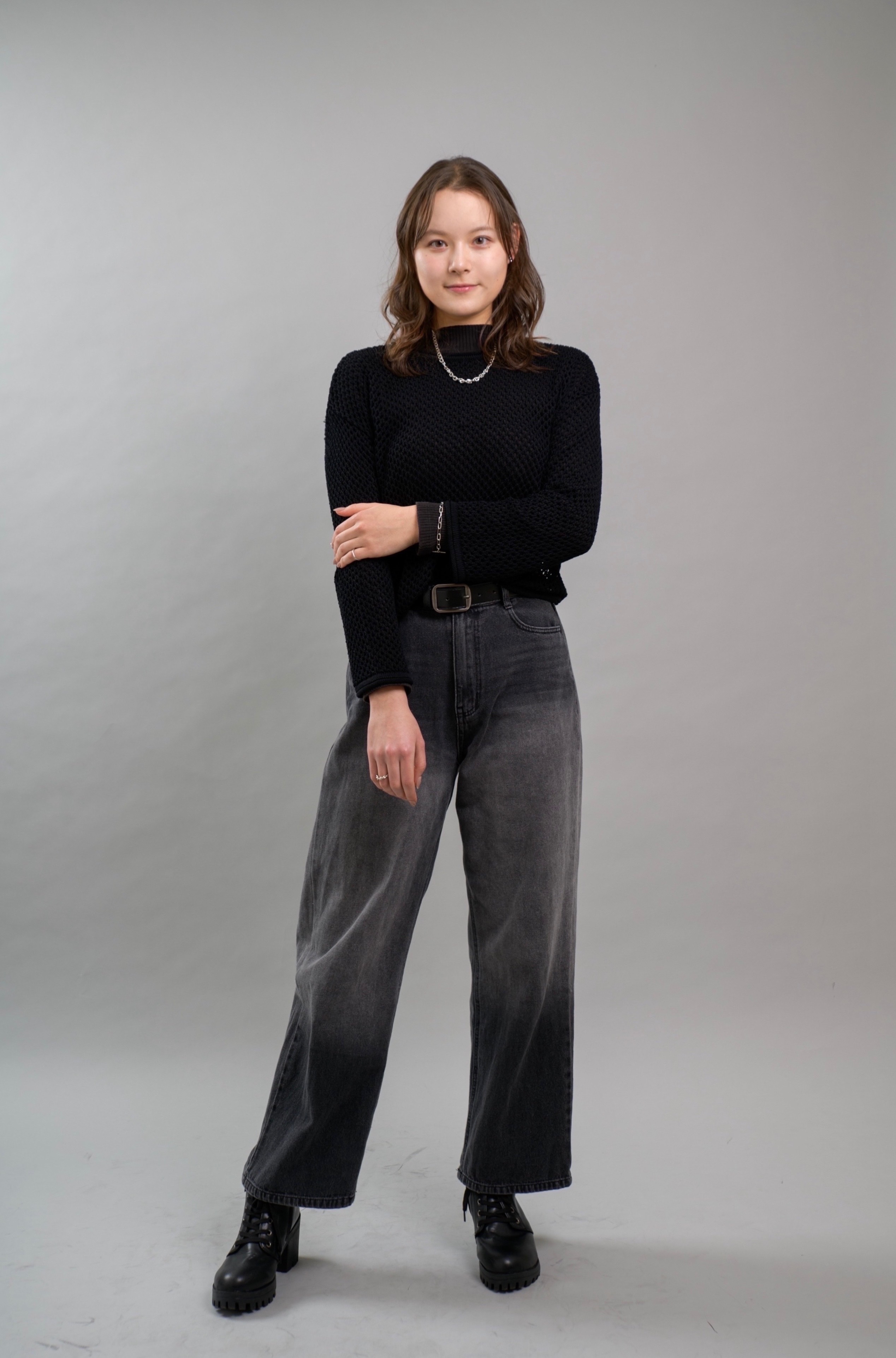 【セット】透かし編みニット(黒)&ジーンズ(グレー)