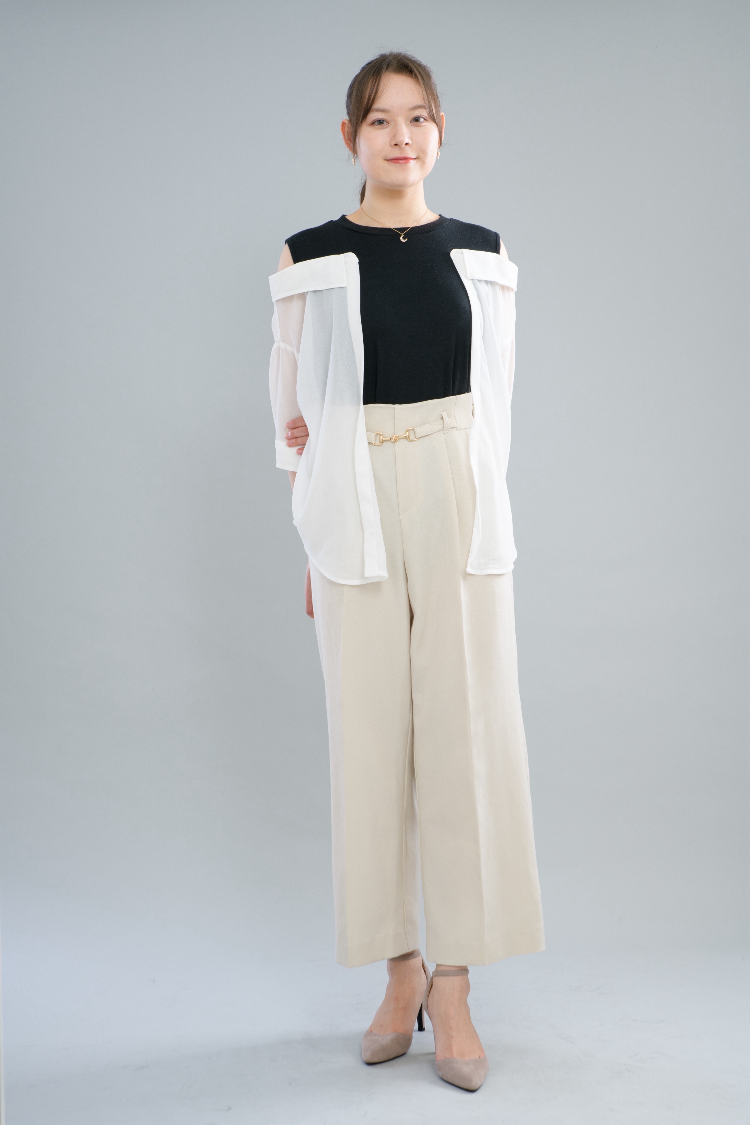 【セット】肩出しトップス(白黒)&ズボン(ベージュ)